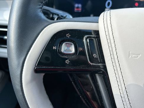 Used 2025 Lincoln Aviator Reserve w/ Equipment Group 201A AWD/4WD image 16