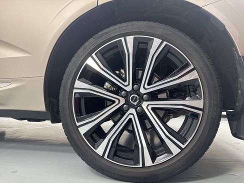 Used 2023 Volvo XC60 B5 Ultimate w/ Climate Package AWD/4WD image 19