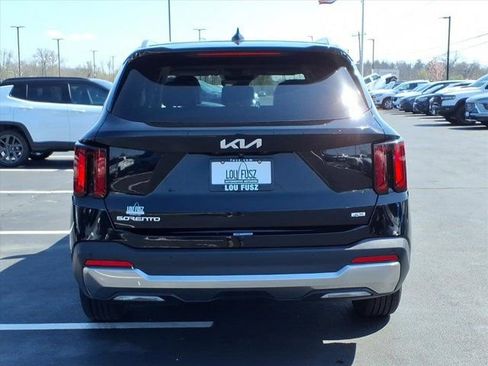 Used 2024 Kia Sorento S image 30