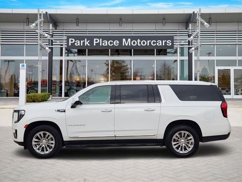 Used 2024 GMC Yukon XL SLT image 3