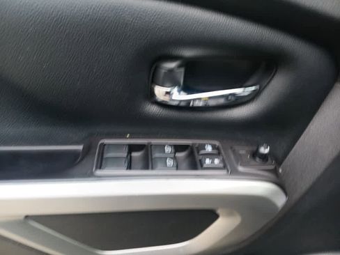 Used 2019 Nissan Titan PRO-4X w/ Pro-4x Convenience Package image 18