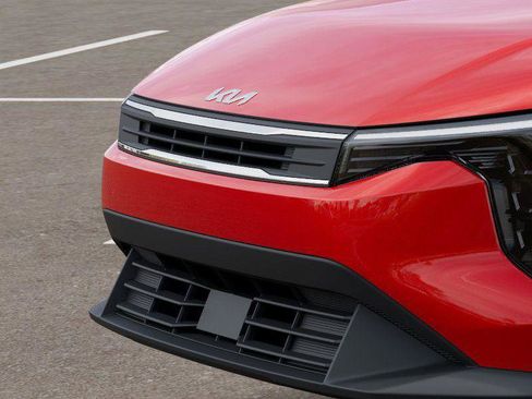 New 2025 Kia K4 LX image 13