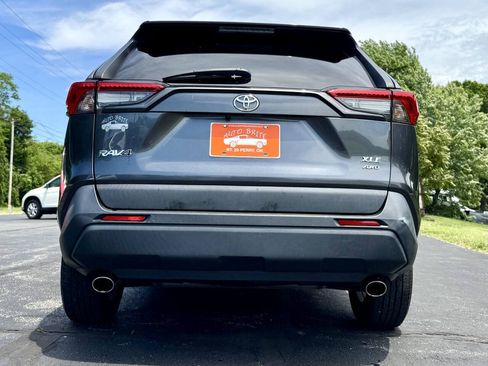 Used 2020 Toyota RAV4 XLE AWD/4WD image 8