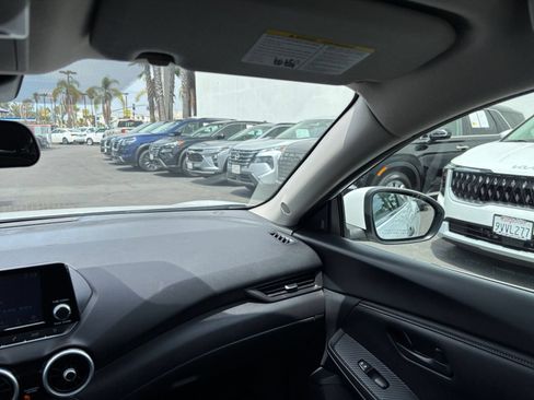 Used 2024 Nissan Sentra S FWD image 33