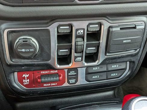 Certified 2024 Jeep Wrangler Unlimited Rubicon AWD/4WD image 25