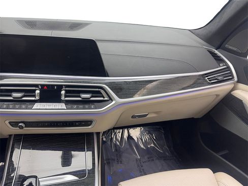 Used 2022 BMW X7 xDrive40i w/ M Sport Package image 59