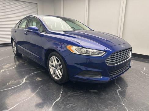 Used 2013 Ford Fusion SE FWD image 2