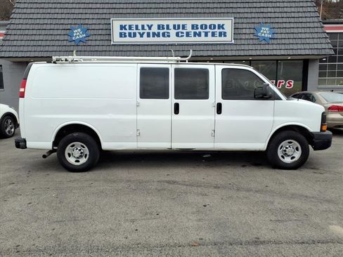 Used 2013 Chevrolet Express 3500 Extended image 1