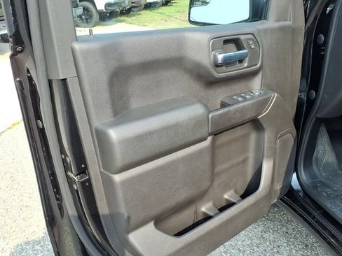 Used 2020 Chevrolet Silverado 1500 Custom w/ Custom Value Package AWD/4WD image 19