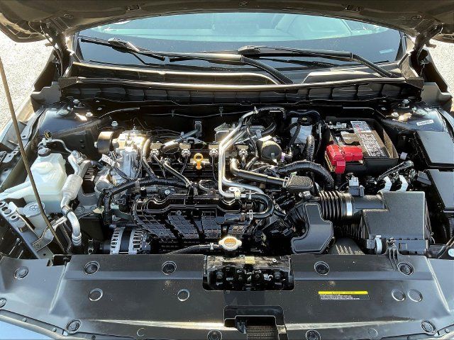 Used 2025 Nissan Altima 2.5 SV FWD image 29