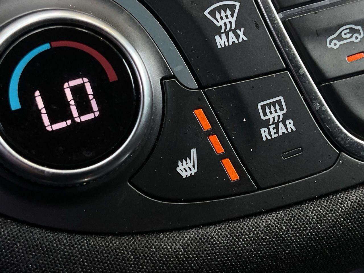 Used 2025 Chevrolet Malibu LT FWD image 24