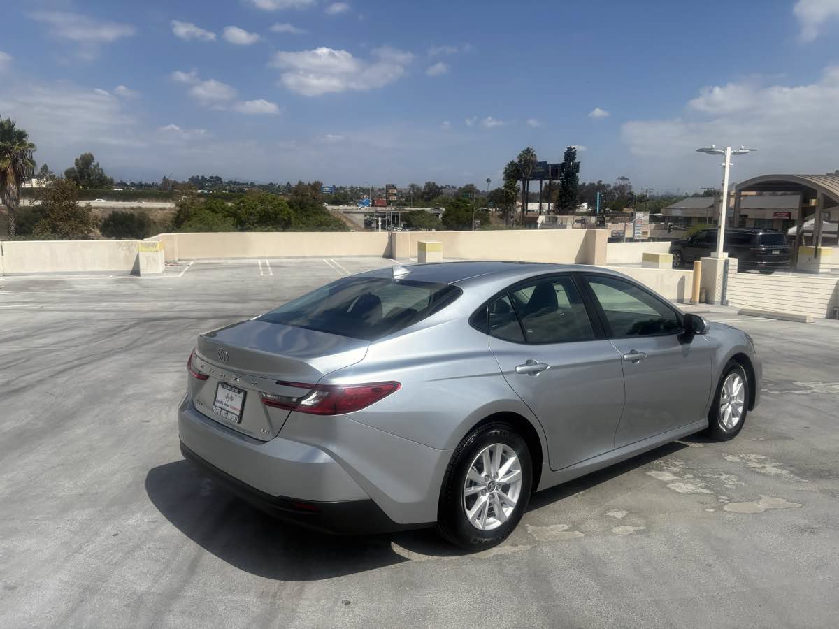 Used 2025 Toyota Camry LE FWD image 35