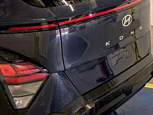 Certified 2024 Hyundai Kona SEL w/ Convenience Package image 10