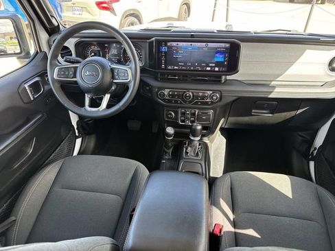 Used 2024 Jeep Wrangler Unlimited Sahara AWD/4WD image 23