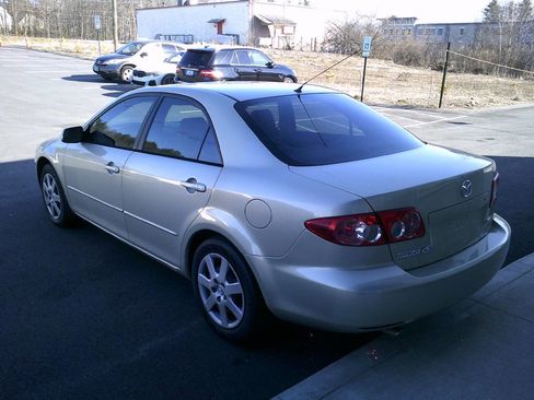Used 2005 MAZDA MAZDA6 i FWD image 5
