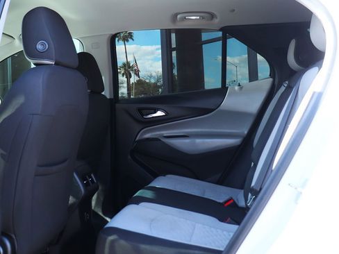 Used 2020 Chevrolet Equinox LS image 33