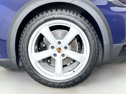 New 2023 Porsche 911 Dakar image 30