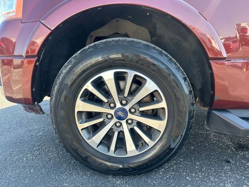 Used 2017 Ford Expedition XLT image 9