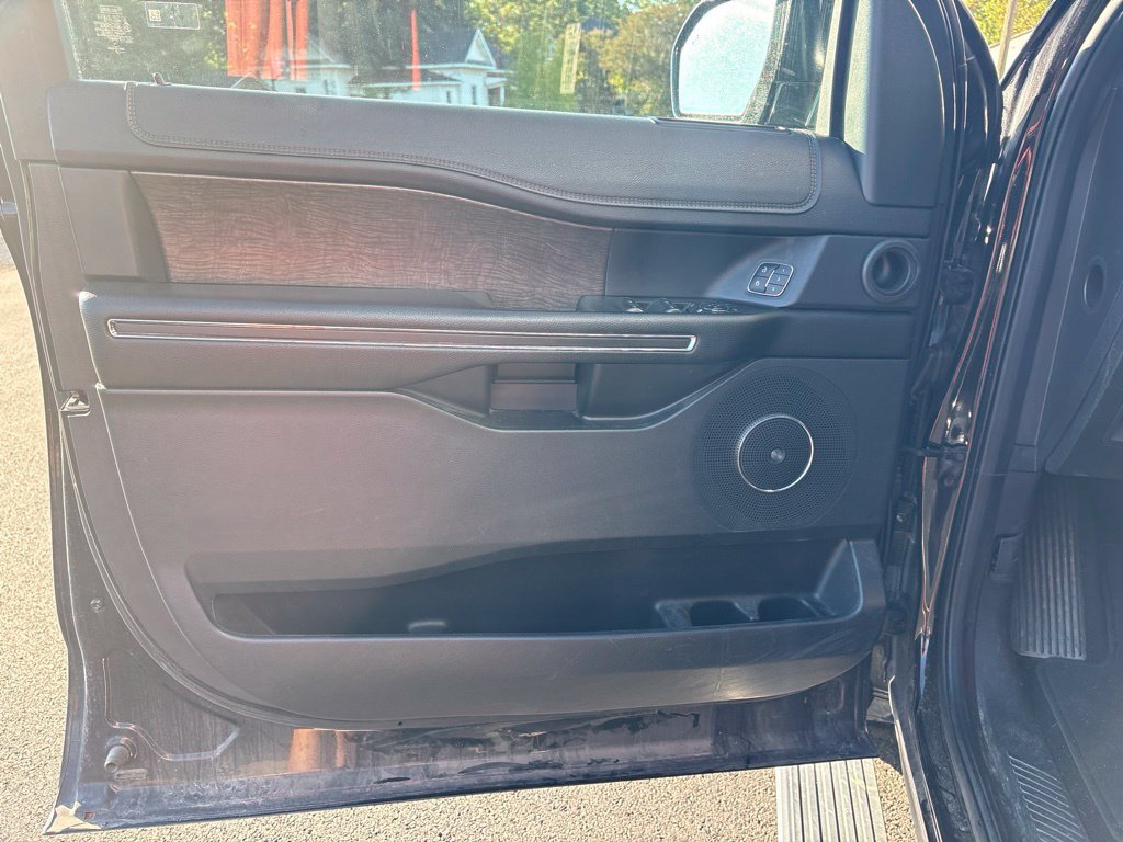 Used 2021 Ford Expedition Limited RWD image 10