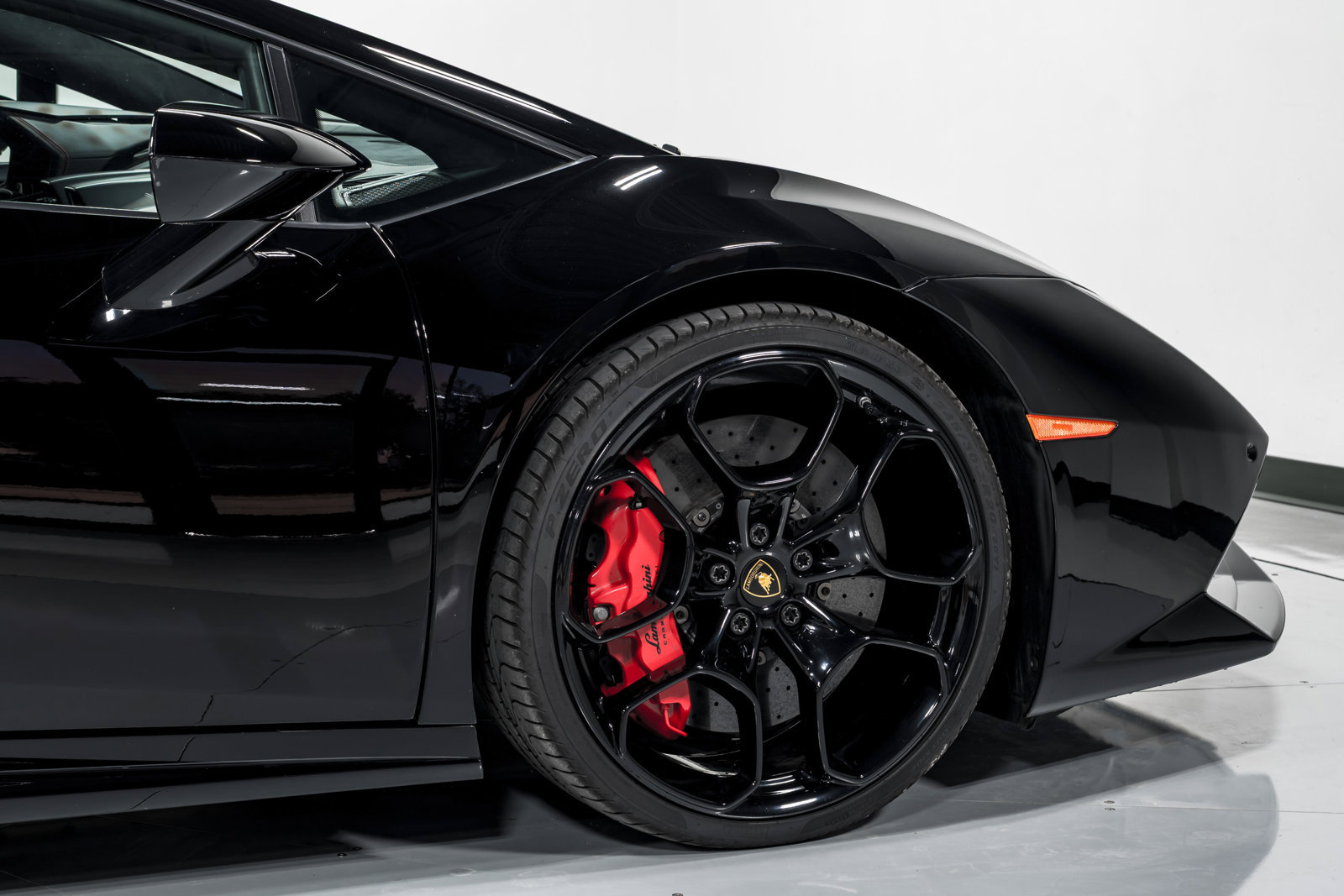 Used 2015 Lamborghini Huracan LP 610-4 AWD/4WD image 41