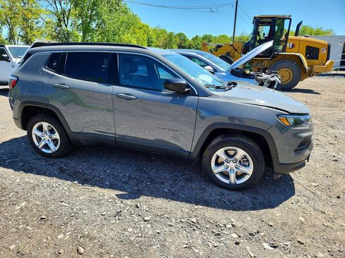 Used 2024 Jeep Compass Latitude w/ Altitude Special Edition AWD/4WD image 1