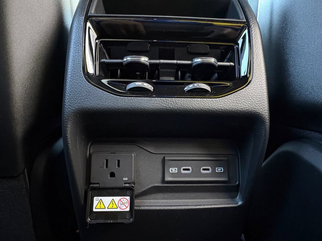 New 2026 Jeep Grand Cherokee Altitude AWD/4WD image 3