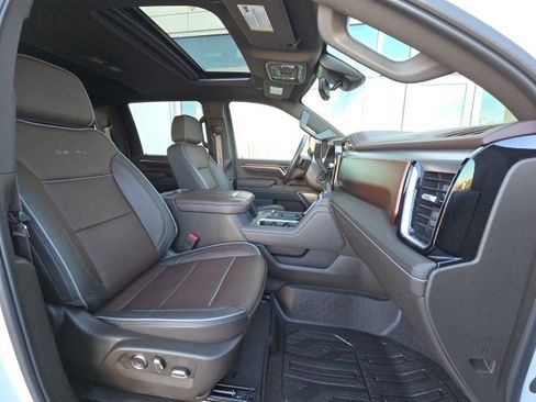 Used 2024 GMC Sierra 2500 Denali w/ Denali Reserve Package image 13