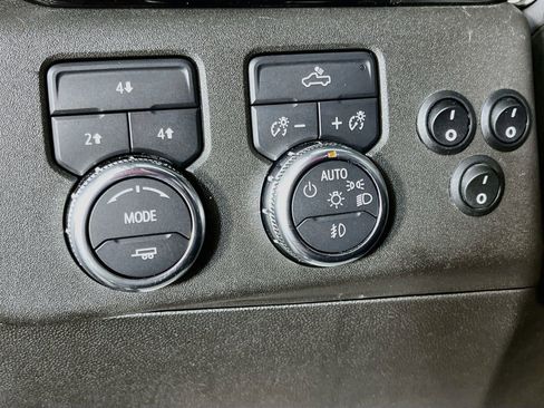 Used 2025 GMC Sierra 2500 SLE w/ SLE Convenience Package AWD/4WD image 13