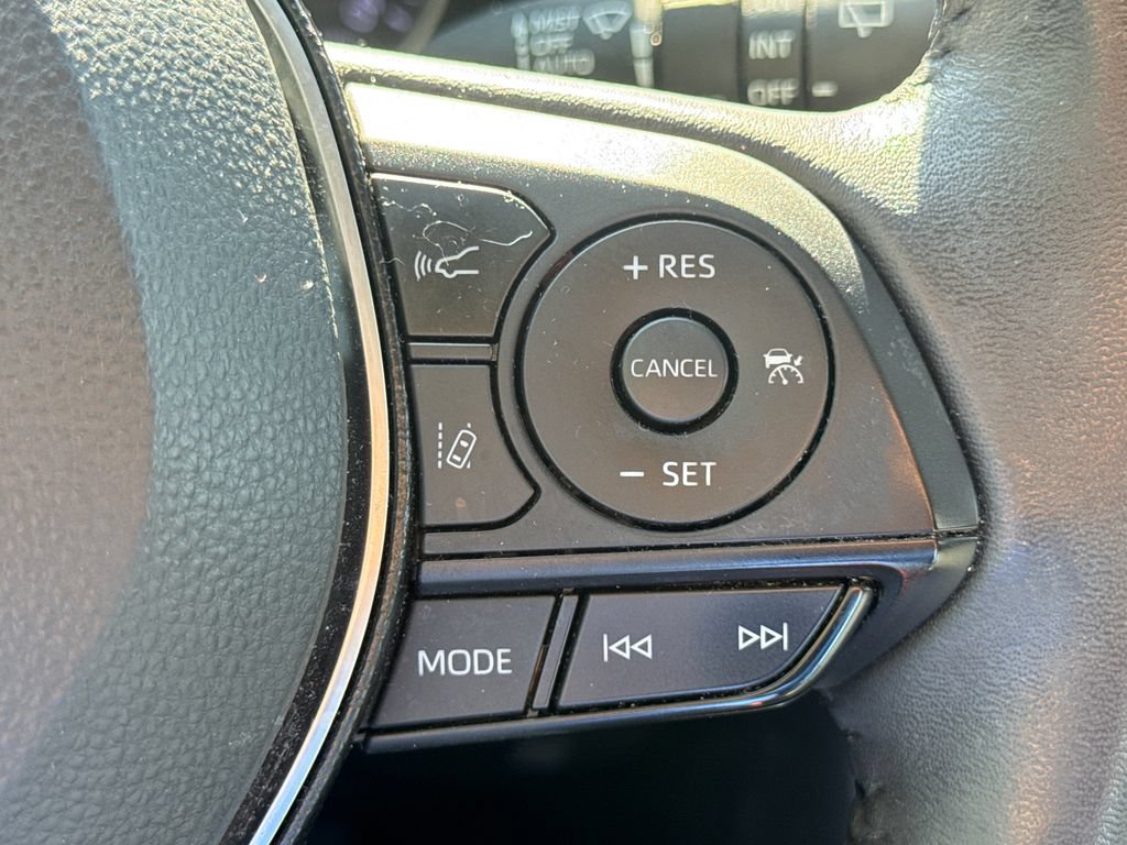 Used 2021 Toyota RAV4 XLE w/ XLE Grade Weather Package AWD/4WD image 29