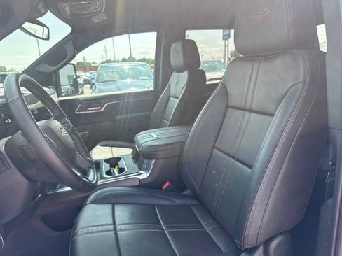 Used 2025 Chevrolet Silverado 3500 High Country AWD/4WD image 17