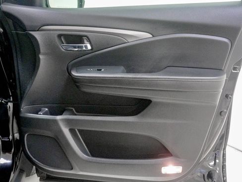 Used 2023 Honda Ridgeline RTL-E image 32