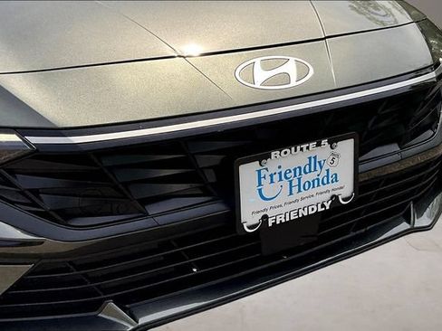 Used 2025 Hyundai Elantra Limited FWD image 33