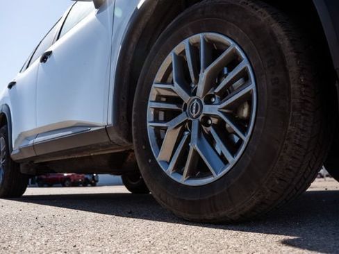 Used 2024 Nissan Rogue S AWD/4WD image 11