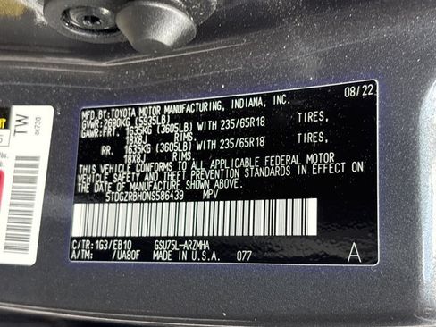 Used 2022 Toyota Highlander XLE AWD/4WD image 27