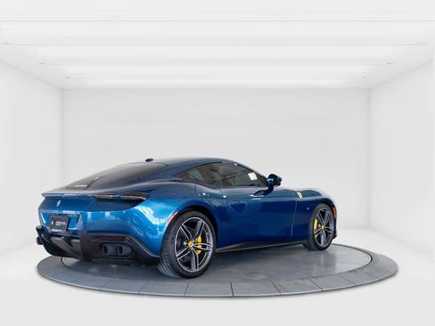 Used 2022 Ferrari Roma RWD image 5