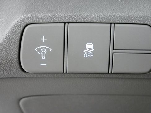 Used 2025 Hyundai Elantra Sport FWD image 16