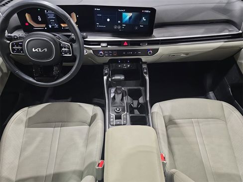 Used 2024 Kia Sorento EX w/ Panoramic Sunroof Package image 9