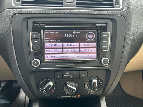 Used 2012 Volkswagen Jetta SE image 18