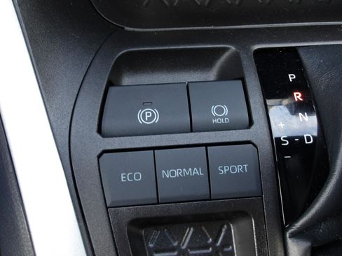 Used 2023 Toyota RAV4 XLE FWD image 21