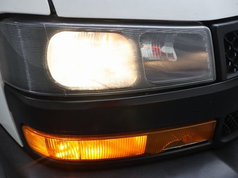 Used 2020 Chevrolet Express 3500 w/ Driver Convenience Package image 23