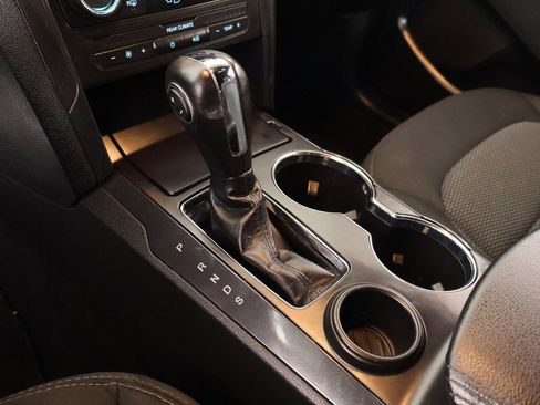 Used 2019 Ford Explorer XLT image 7