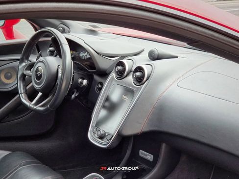 Used 2017 McLaren 570S image 12