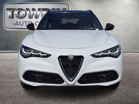 Used 2024 Alfa Romeo Stelvio Ti image 8