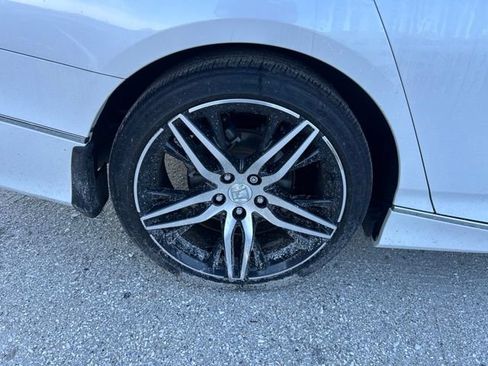 Used 2021 Honda Accord Touring image 21