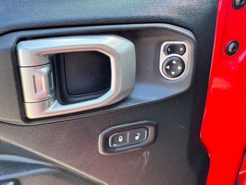 Used 2020 Jeep Wrangler Sport AWD/4WD image 12