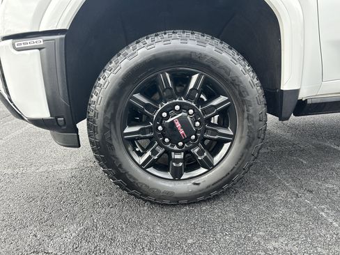 Used 2024 GMC Sierra 2500 AT4 w/ AT4 Preferred Package image 32