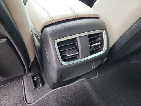 Used 2025 Acura RDX SH-AWD image 21