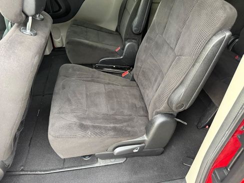 Used 2014 Dodge Grand Caravan SXT FWD image 15