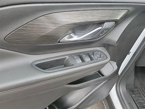 Used 2022 GMC Terrain SLE w/ Driver Convenience Package image 19