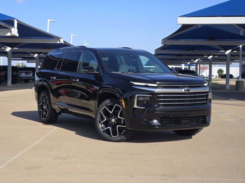 New 2026 Chevrolet Traverse High Country FWD image 1